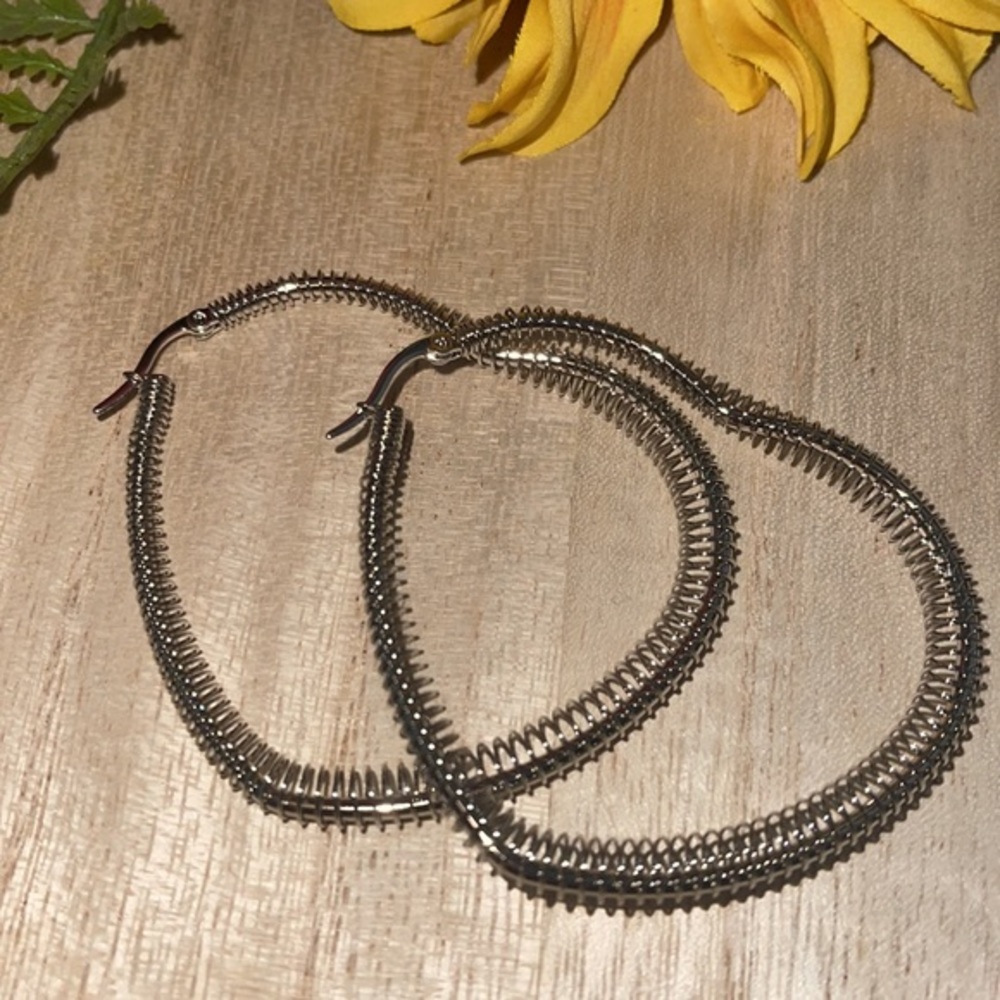 STAINLESS STEEL HEART SPRING‎ 60MM CLOSURE RING - Picture 5 of 7
